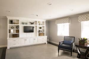 A room with a TV at Highland